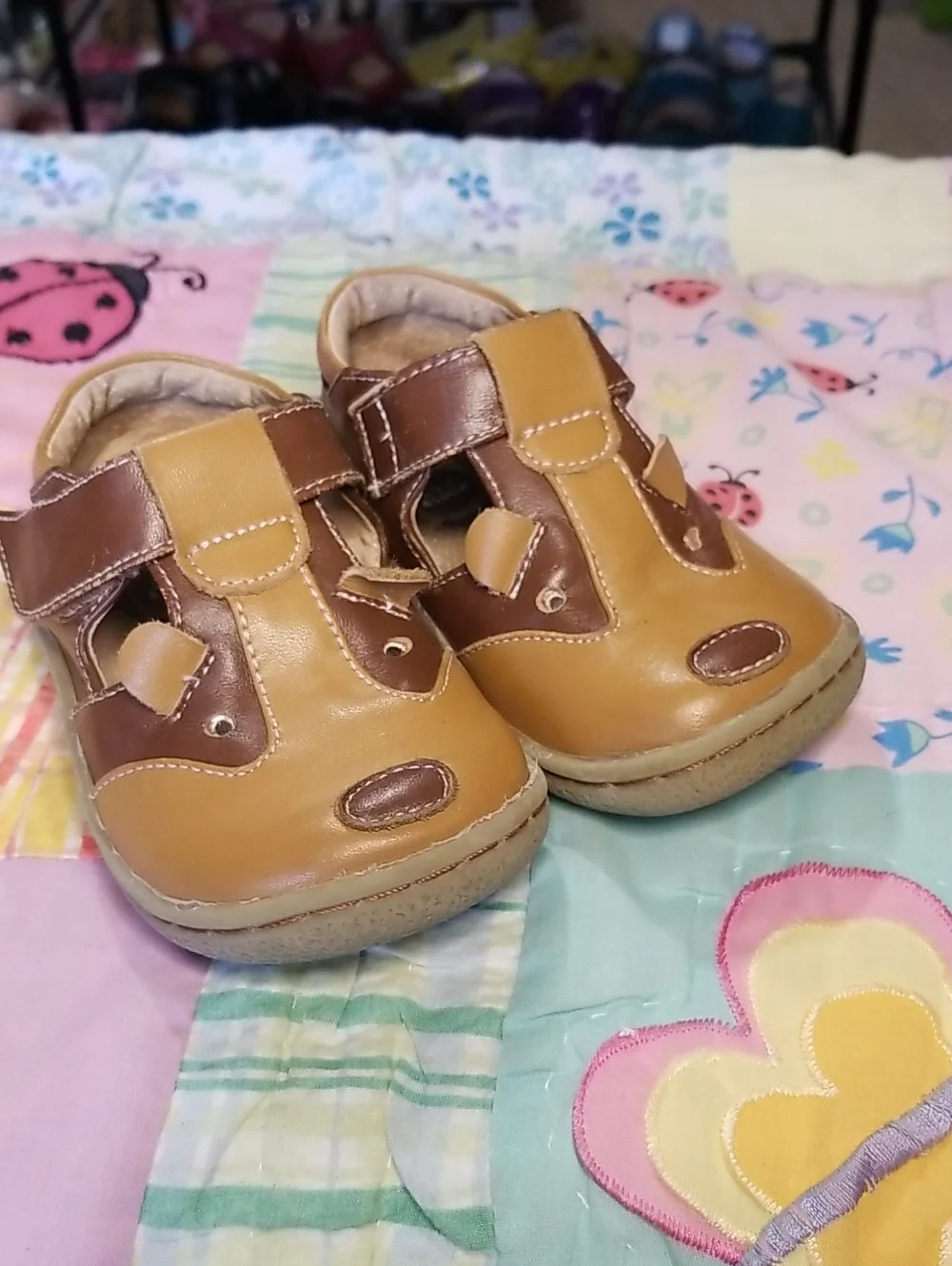 Livie & Luca Tan and Brown Leather Baby Walker Shoes Size 6 Badgers